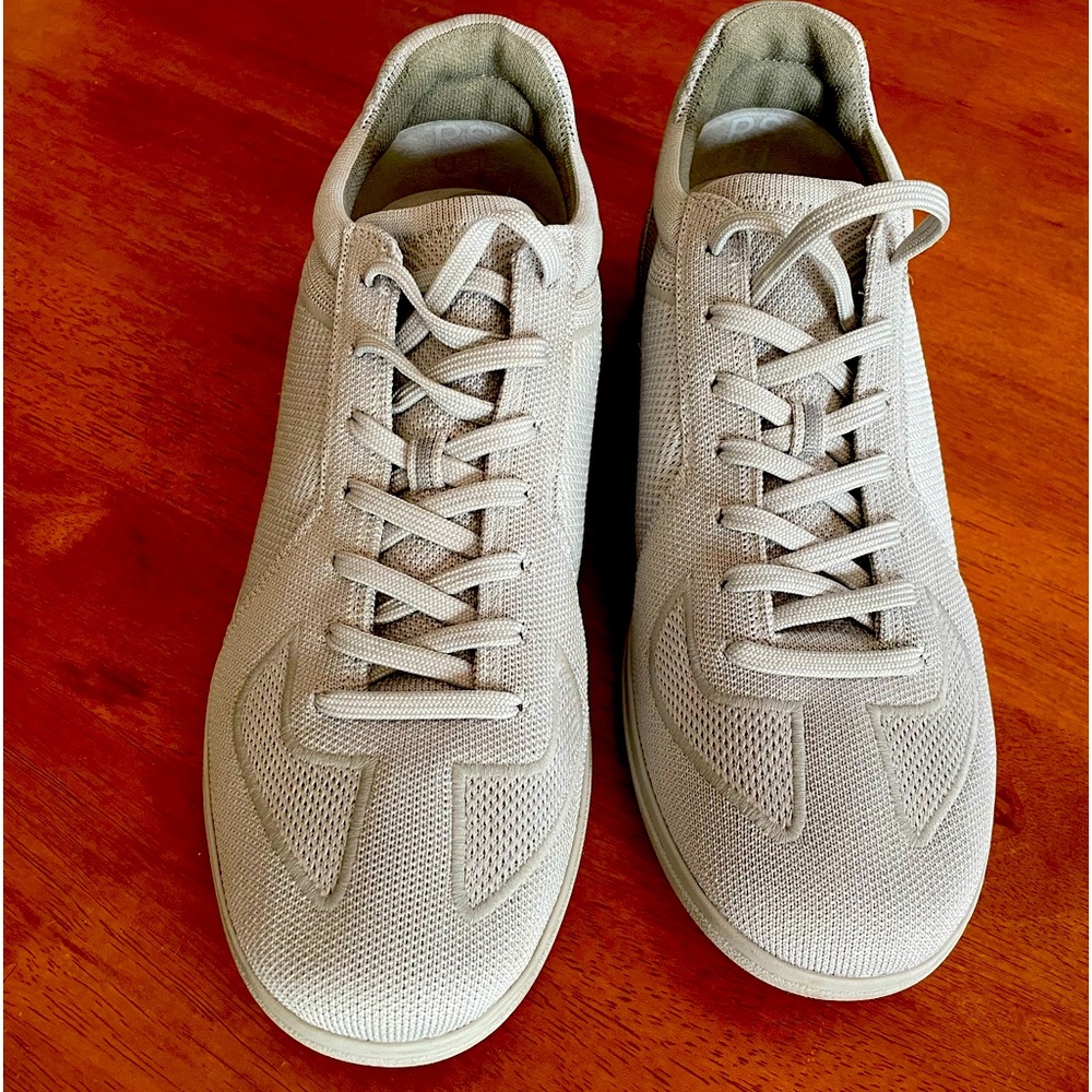 Donated ✅ Men’s Rothy’s sneakers size 11